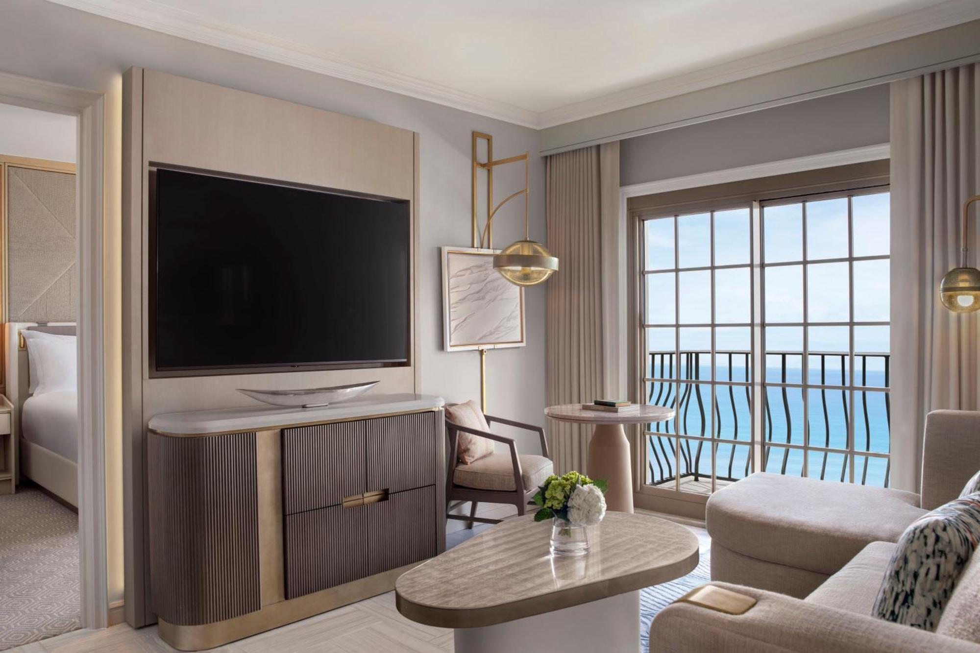 Ocean Front Suite Club Access